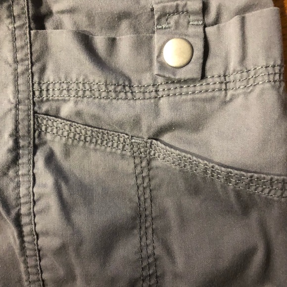 Comfortable, durable grey Dickies scrub top! - Picture 3 of 3